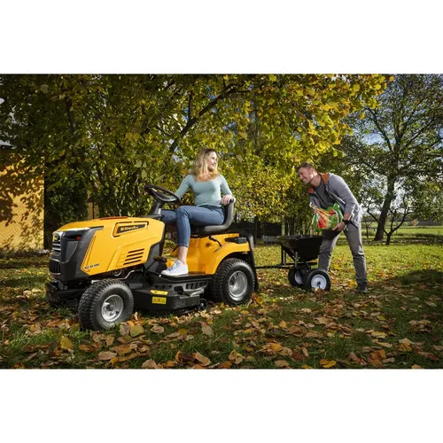 Riwall PRO RLT 92 HRD travní traktor 92 cm se zadním výhozem a hydrostatickou převodovkou