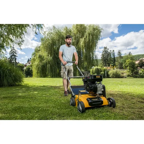 Riwall PRO RPV 4058 travní vertikutátor/provzdušňovač s benzinovým motorem 40 cm