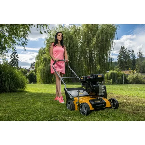 Riwall PRO RPV 4058 travní vertikutátor/provzdušňovač s benzinovým motorem 40 cm